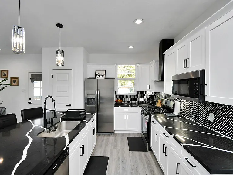 6531 Rosemary Ln #A — Photo 1