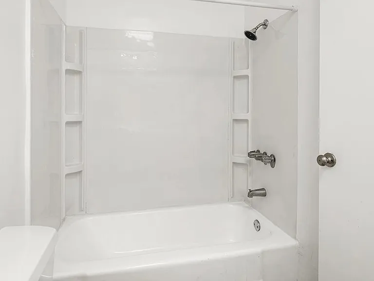11946 Montana Ave #302 — Photo 27