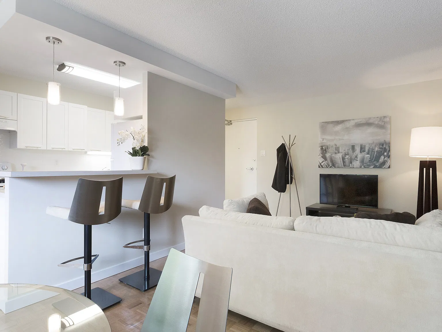 163 Rowandale Avenue — Photo 2