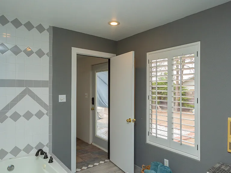 610 W Hermosa Dr — Photo 28
