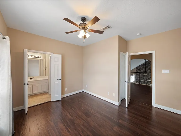 2438 Ripplewood Dr — Photo 25