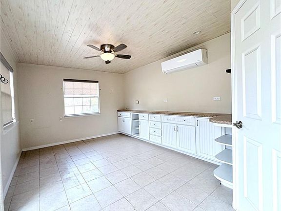 3rd image of 2224 Seagull Ln