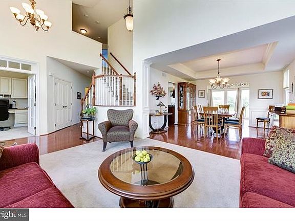 3rd image of 709 Green Ln