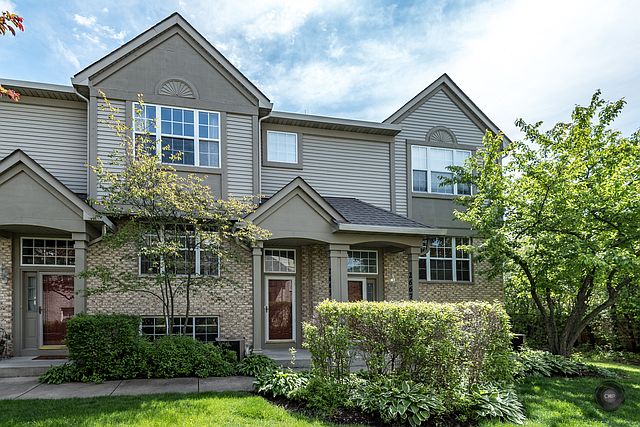 1st image of 2665 Woodmere Dr