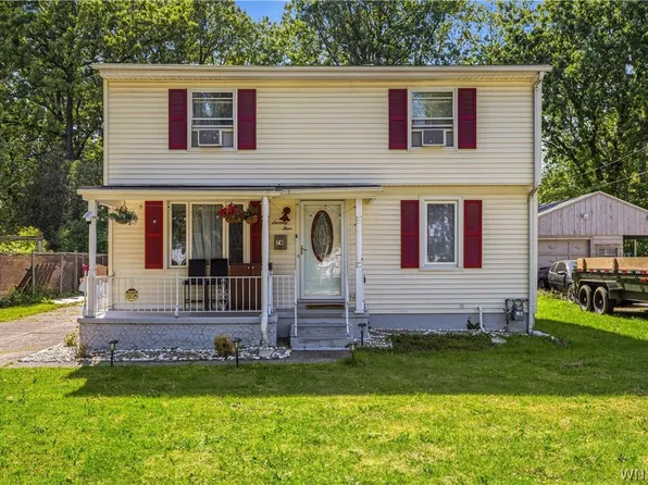 74 S Huxley Dr, Cheektowaga, NY 14225