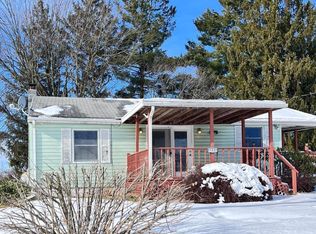 1857 Westside Ln, Spring Grove, PA 17362