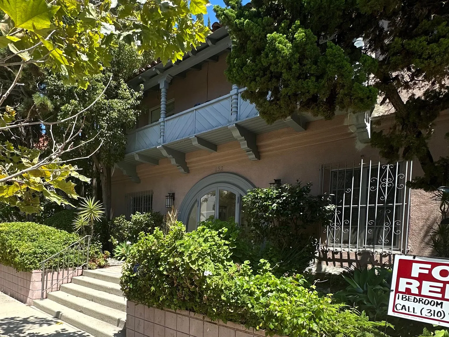 152 S Maple Dr — Photo 2