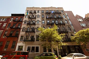 Rented by R New York