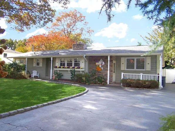 1146 Grundy Avenue, Holbrook, NY 11741