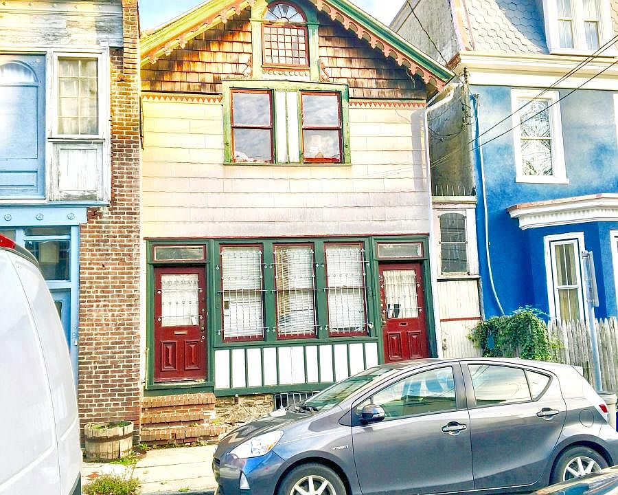 1st image of 18 W Harvey St APT C