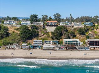 543 Beach Dr, Aptos, CA 95003