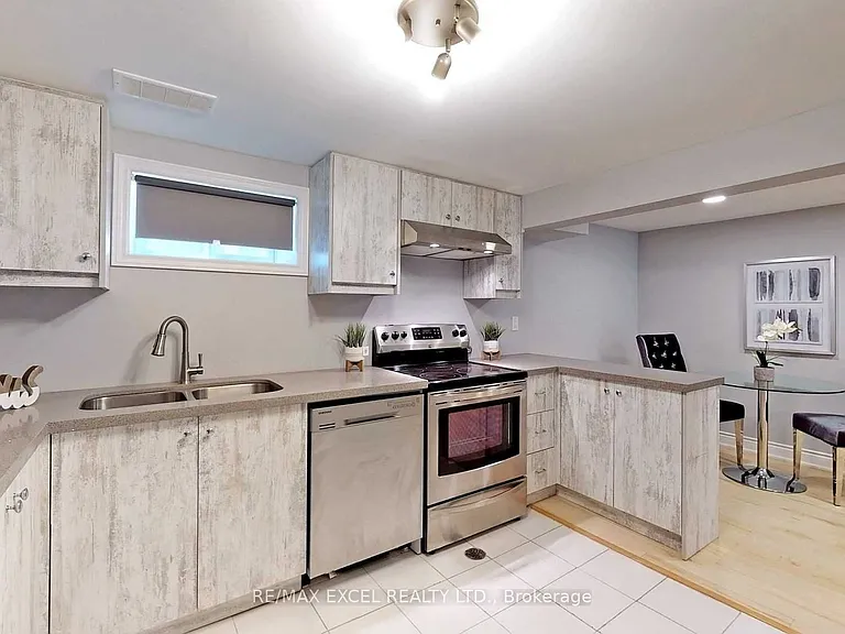 91 Rockport Cres — Photo 5
