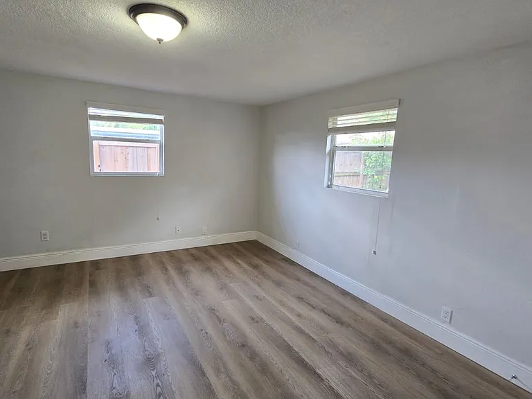 6511 Seminole Dr — Photo 6