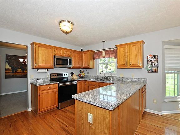 3rd image of 8213 Kentallen Ct
