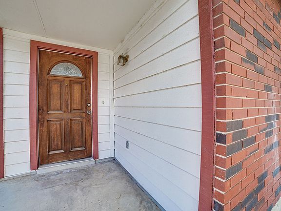 3rd image of 10430 Tippecanoe