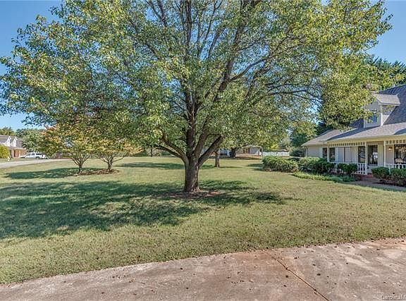 3rd image of 199 S Quail Ln