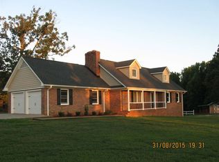 1400 Davis Rd, Woodruff, SC 29388