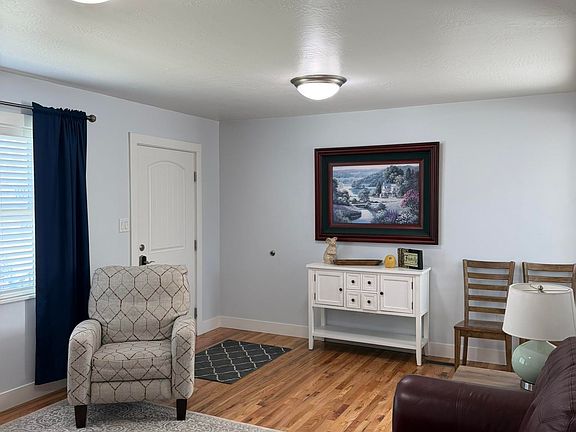 5th image of 239 Blue Lakes Blvd
