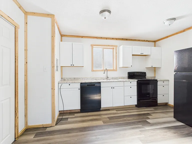 2921 Glacier State Dr #10 — Photo 2