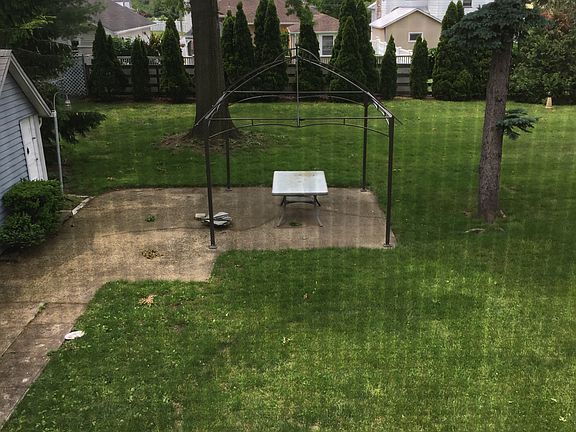 back yard, narrow shot