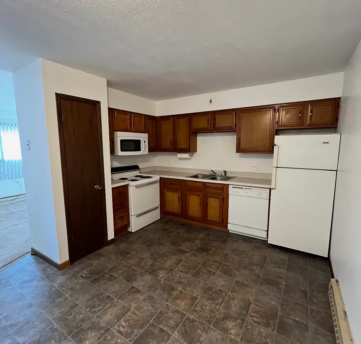 2 bed, 680 sqft, $895 — Photo 1