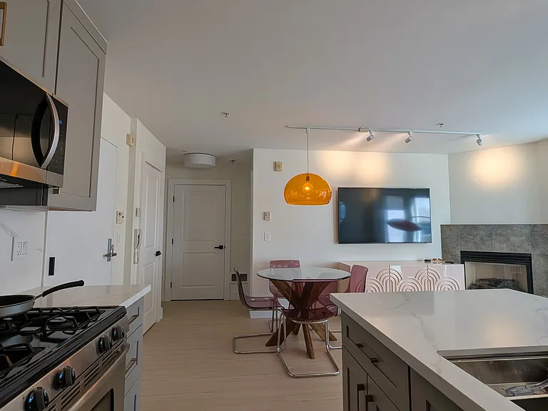 470 Clementina St #202 — Photo 2