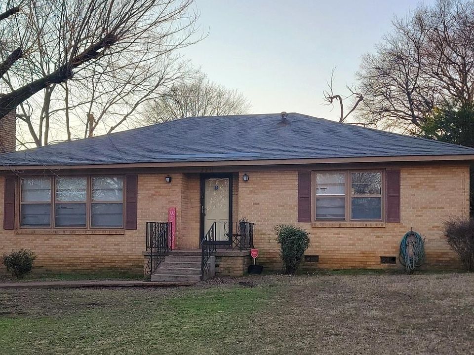 2nd image of 2211 Norwood Blvd