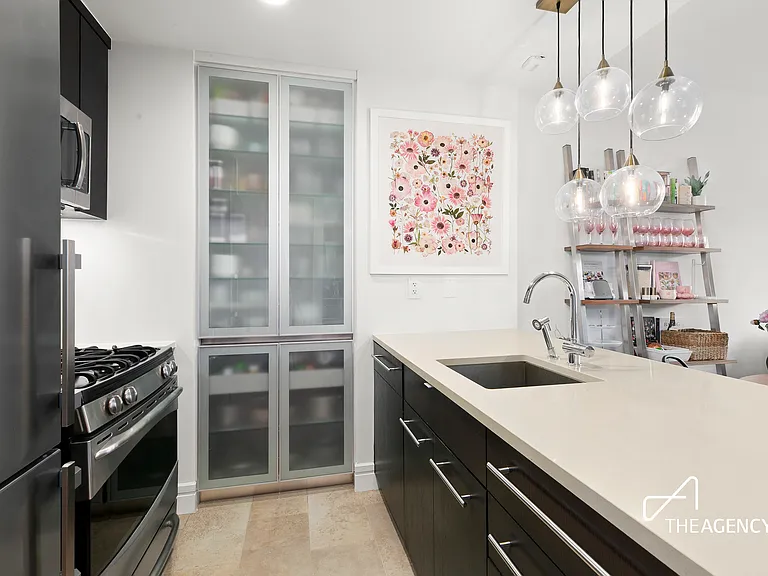 212 W 72nd St #5G — Photo 4