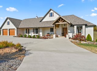 74 Hunters Drive, Galena, MO 65656