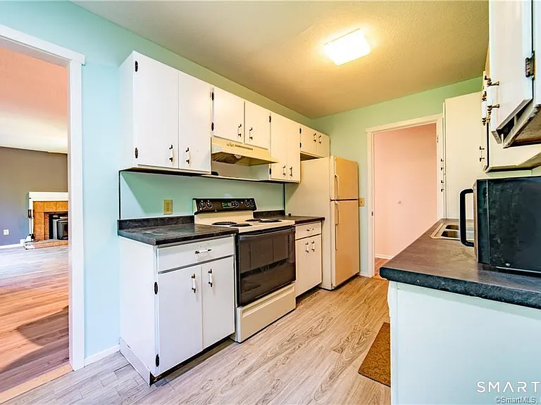 140 Woodvale Dr #E — Photo 8