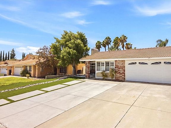 3rd image of 8725 Sandhill Dr