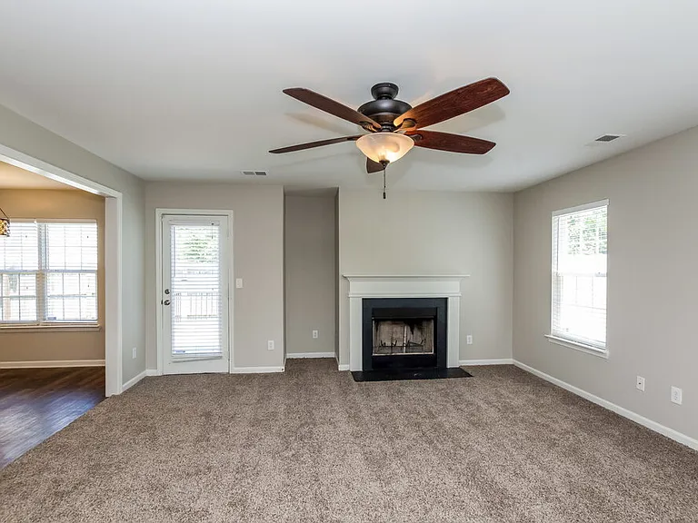 11909 Aubreywood Dr — Photo 2