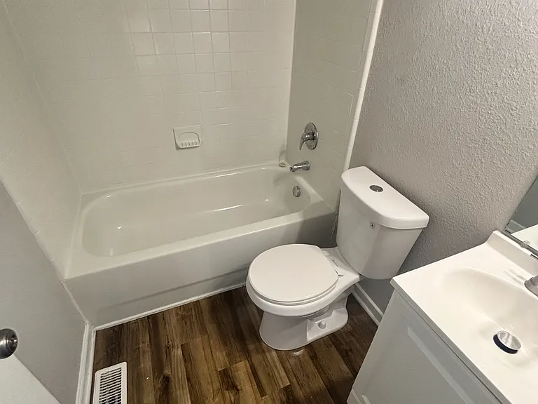 3530 E Richmond Rd #3 — Photo 7