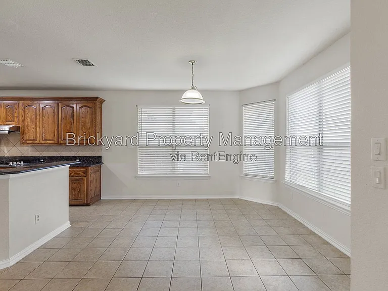 4409 Mitchell Ln — Photo 39