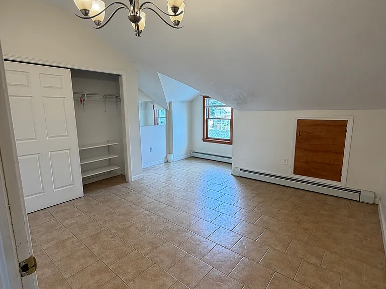 211 Chelsea St #7 — Photo 10