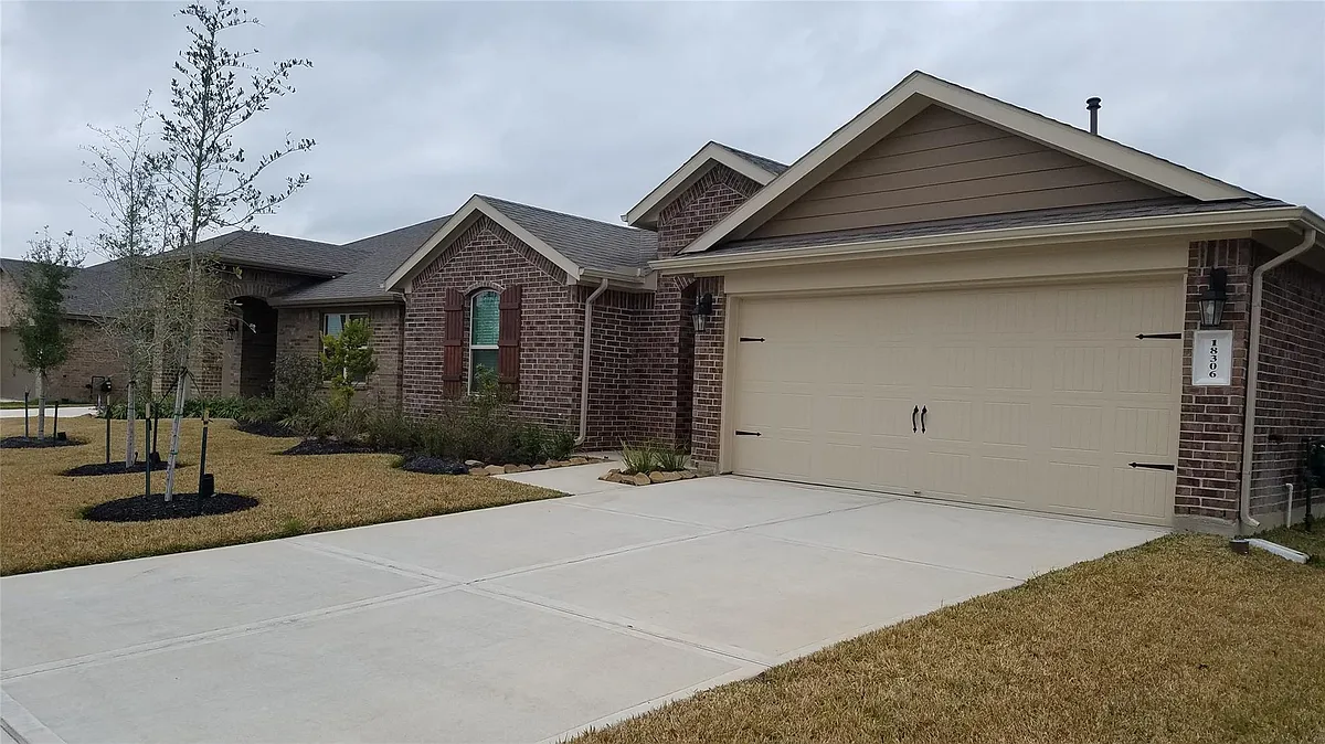 Building Photo - 18306 Pelham Hollow Trl