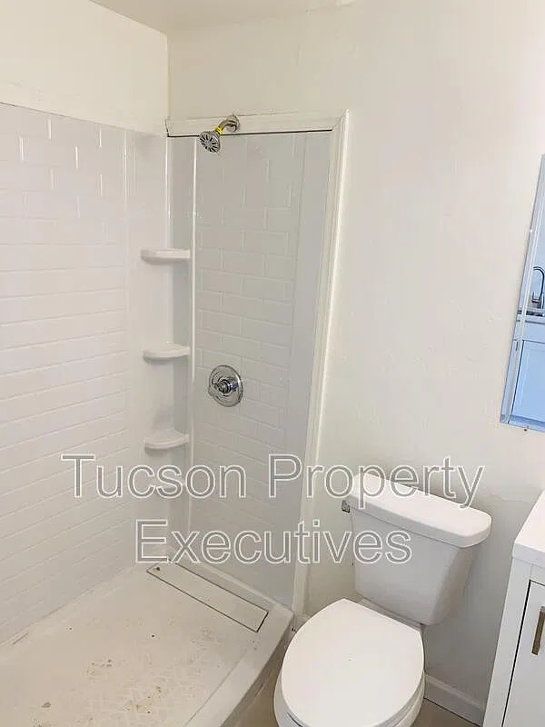 2 bed, 1.0 bath, 1000 sqft, $1,200 — Photo 3