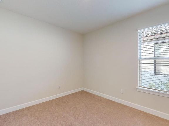 4th image of 4532 Crestpoint Way