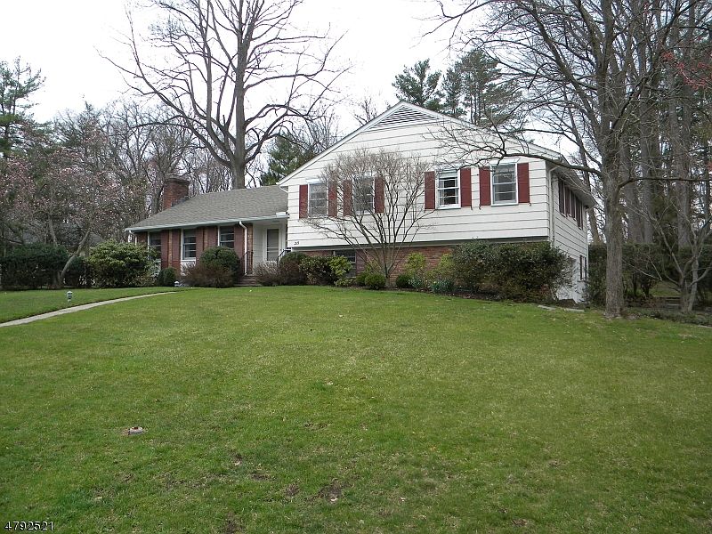 1st image of 215 Long Hill Dr