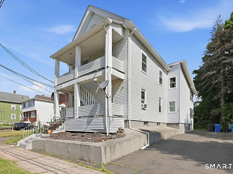 23 Alden St — Photo 2