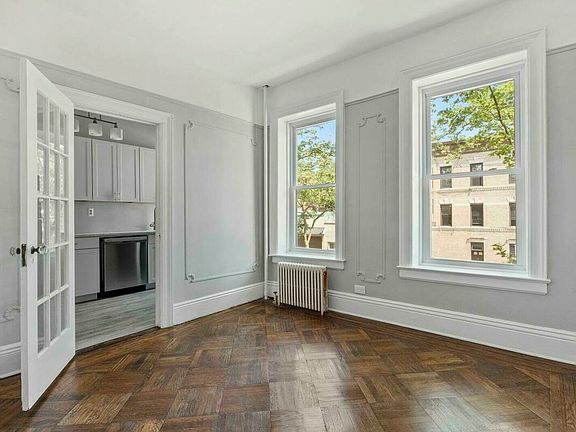 4th image of 253 Windsor Pl #2