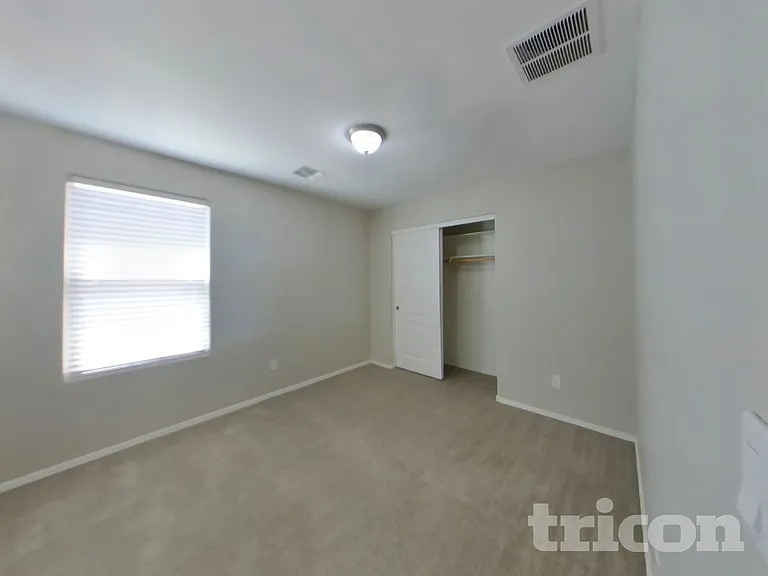 938 E Kelsi Ave — Photo 11