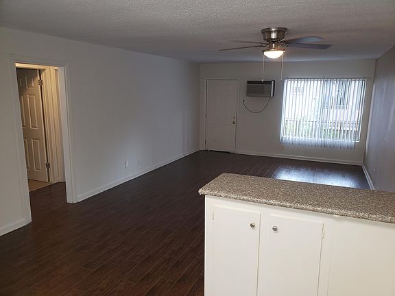 5th image of 5321 Agnes Ave #5