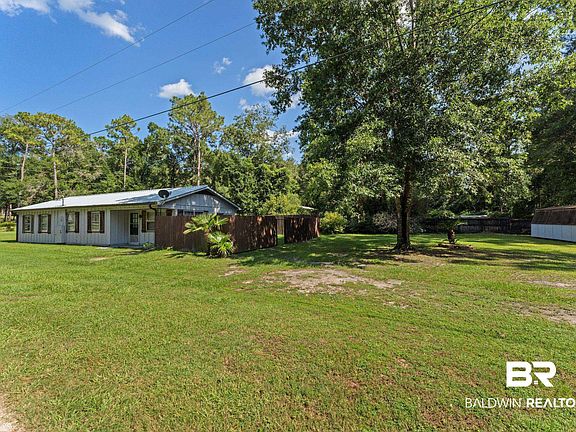 3rd image of 14095 Riverside Dr