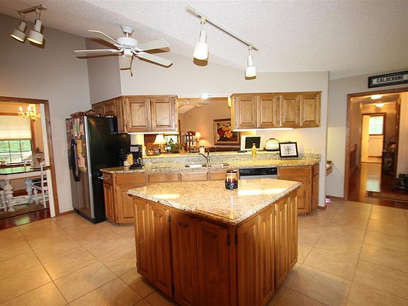 3rd image of 224 Arlington Dr