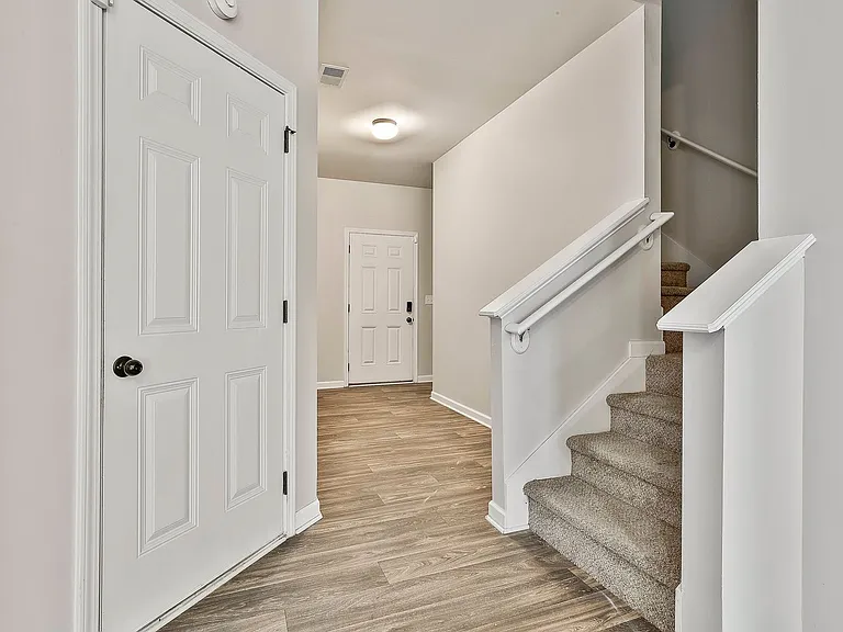 5037 Pioneer Pkwy — Photo 4
