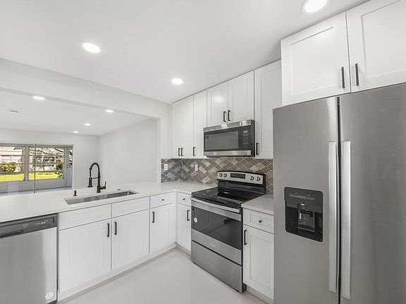 5th image of 21 Abbey Ln APT 103