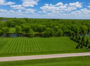1502 Oakland Park Rd, Thief River Falls, MN 56701