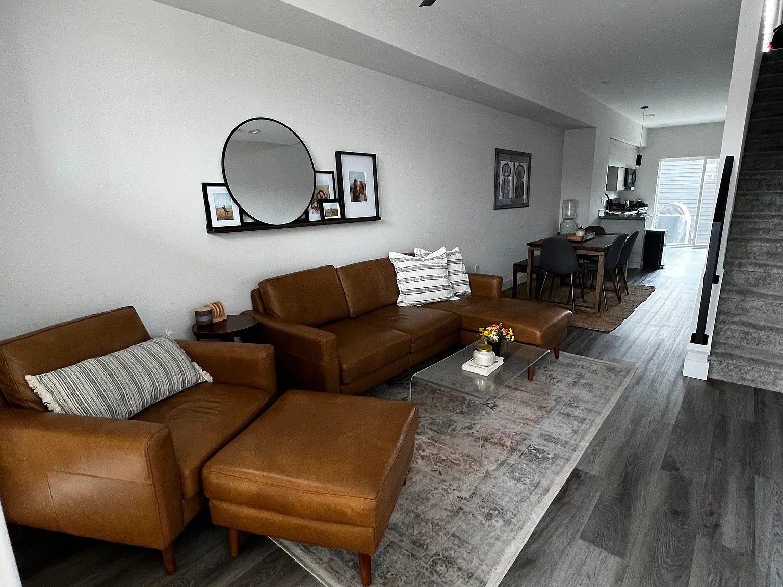 3 bed, 2.5 bath, 1320 sqft, $2,995 — Photo 2