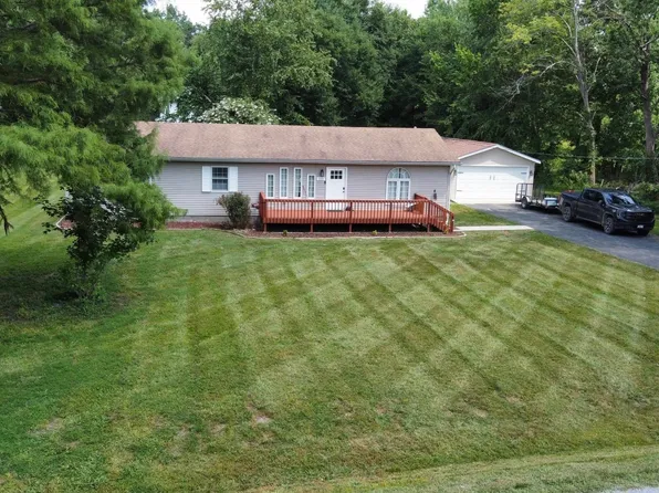 202 Dunston St, Marion, IL 62959